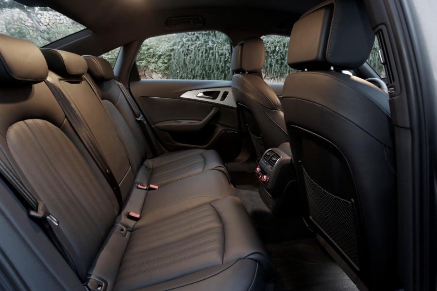 Интерьер Audi A6 TFSI Ultra Sedan (4G, C7) 2014 года  (WW) (фото 11 из 12)